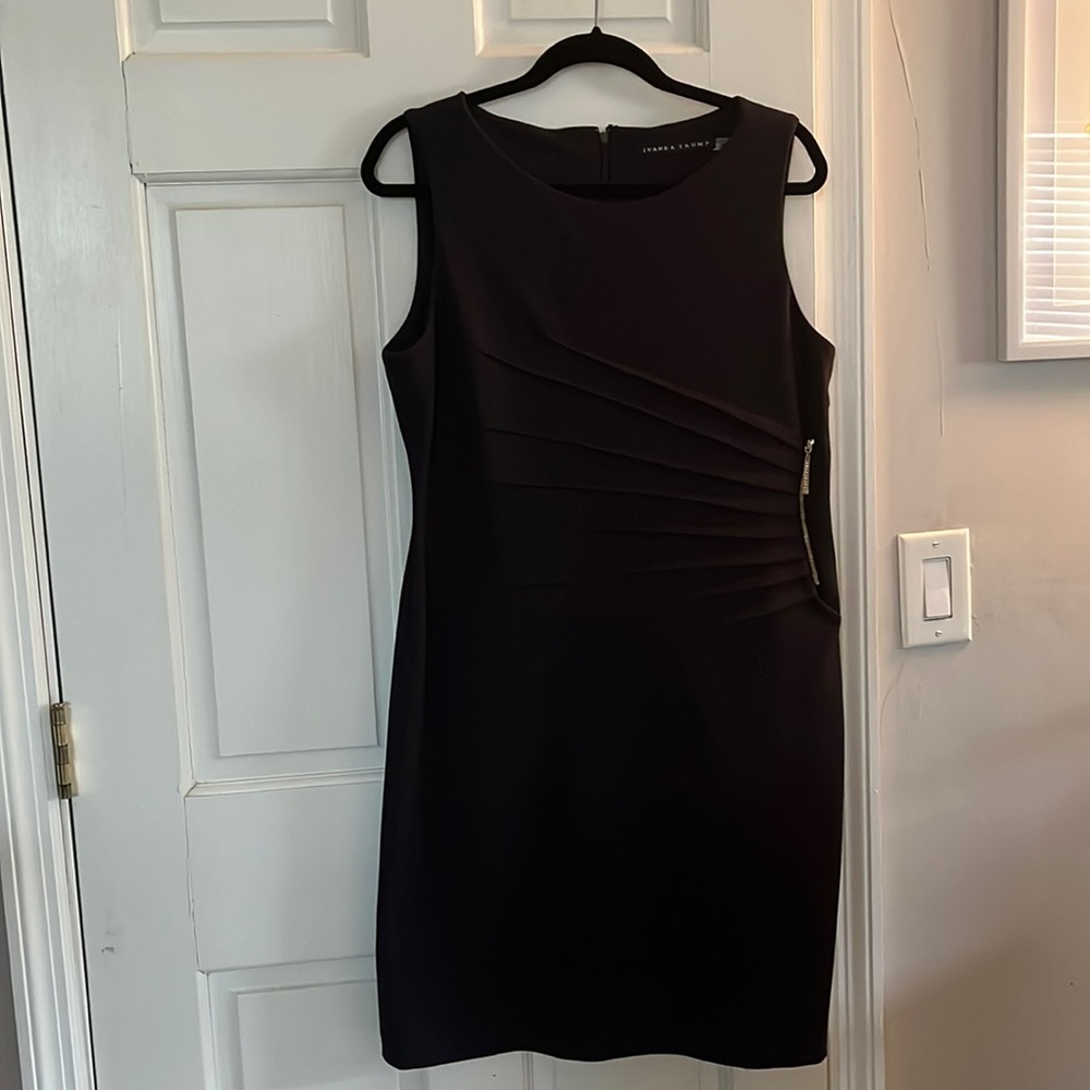 Ivanka Trump Side Pleat Zip Detail